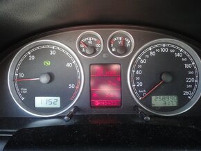 VW PASSAT, 2,5 TDI V6 - 7