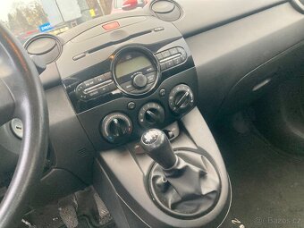 Mazda 2 1,3 benzin rok 2011 - 7