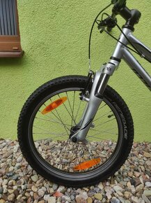 Značkové dětské kolo SPECIALIZED 20" (stříbrná) - 7