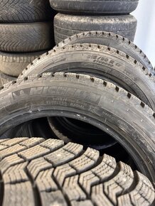 Pneu s hroty 215/50 R17 - 7