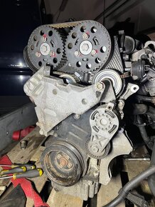 Motor 2.0 TDi BMR 125 kw Passat b6 - 7