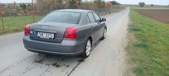 Toyota Avensis 1.8 benz - 7