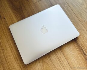 Prodám Macbook Air 13 2017 silver 256gb - 7