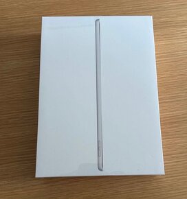 Apple iPad 9  10,2  rok 2021 64GB Wifi  IOS 18 - 7