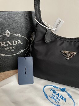 Prada Re-edition 2000 kabelka s krabicou - 7