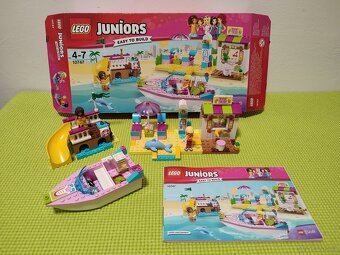 Lego Friends a Juniors, komplet sady vč. návodů - 7