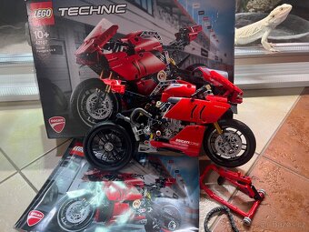 LEGO TECHNIC MOTORKA DUCATI - 7