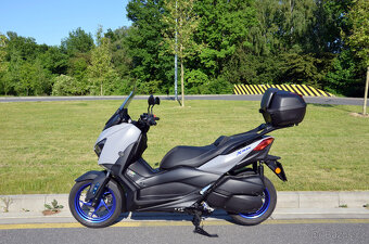 Yamaha X-MAX 300, původ CŘ, najeto 3,4 tkm, rok 21 - 7