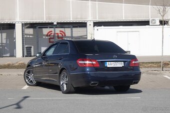 Mercedes-Benz E trieda Sedan 300 CDI BlueTEC HYBRID Classic - 7