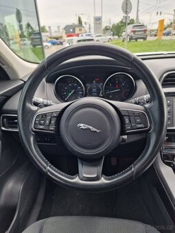 Jaguar F-Pace, 2,0d AWD, NAVI, CZ, DPH - 7