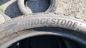 Letní pneu 255/35/19 Bridgestone RFT - 7