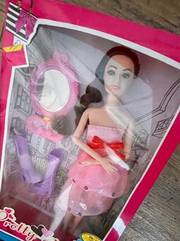 Panenka Pretty Girl ve stylu Barbie - 7