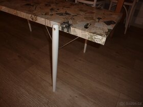 Retro "novinový" konferenční stolek po renovaci - 7