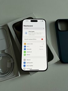 Apple iPhone 15 Pro 128 GB Přírodní Titan - 7