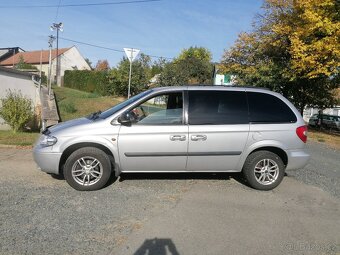 Chrysler Voyager 2.8CRD 110KW 7MÍST NA OPRAVU NEBO DÍLY - 7