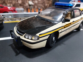 model auta Chevrolet impala policajná verzia Maisto 1:18 - 7