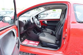 TOYOTA AYGO 1,0 NAVI,AC,PDC,1.MAJ,LED DENNÍ,TOP - 7