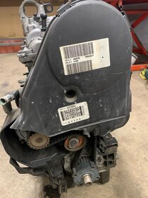 Motor Volvo V70 2.4D 96kW - 7