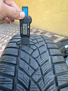 zimní pneumatiky 215/60r16, disky kol Ford 5x108 - 7