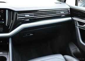 Volkswagen Touareg 3.0TDi V6 VZDUCH TAŽNÉ PANO - 7