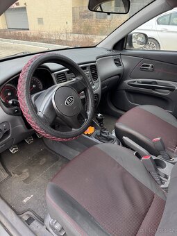 Kia Rio 2011 1.4 - 7