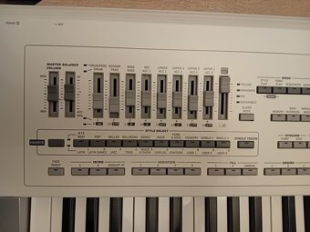 KORG PA2X PRO - 7