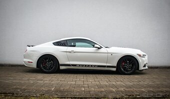 FORD MUSTANG 3.7 V6 224kW - 7