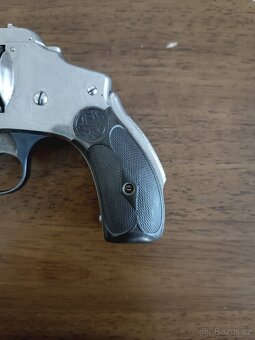 Revolver Smith & Wesson .38 Safety Hammerless - 7