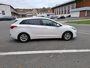 prodám hyundai i30 1.6i 88kw - 7