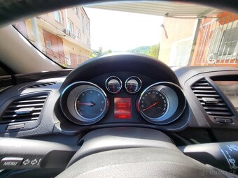 Opel insignia 2.0CDTI 118kw 4x4  Nová STK - 7