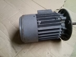 elektromotor 250w/2830 ot - 7