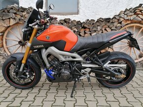 YAMAHA MT-09 - 7