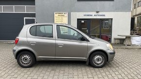 Toyota Yaris, 1.0i klima // 2 sady kol // RV 11/2003 - 7