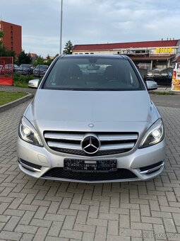 MERCEDES B180 90kw--AVANTGARDE--KŮŽE--LED--113.000km-- - 7