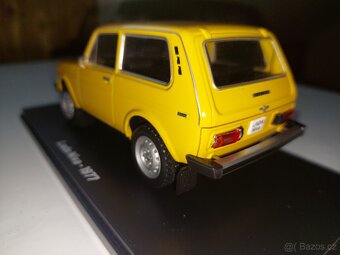 Model Lada Niva 4x4 1:24 + VITRÍNA - 7