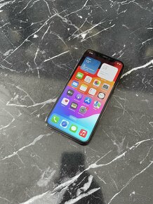 Apple iPhone 11 Pro - 7