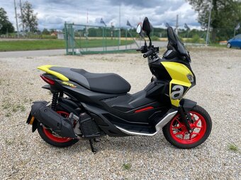 Aprilia SR GT 200 - 7