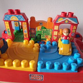 Mega Bloks  - Skládací hrací stůl s kostkami - 7