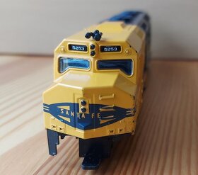 H0 diesel lokomotiva staticky model - 7