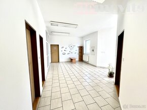 Exkluzivně nabízíme k pronájmu kanceláře, 45 m2 - Hradec Krá - 7