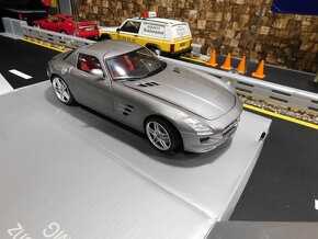 model auta Mercedes  SLS AMG / SL 500 1:18 - 7