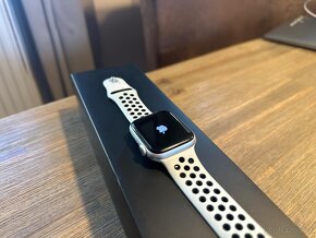 Hodinky Apple watch series 5 Nike - funkční - 7