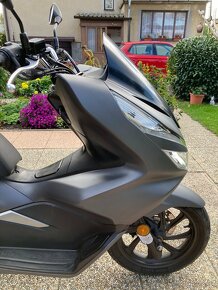 HONDA pcx 125 najeto 10 300 km - 7