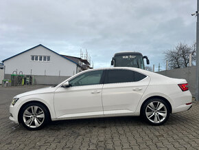 Prodej ŠKODA Superb 2.0 TDI 140 kW Style PLUS - 7