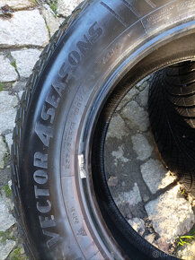 2 celoroční pneumatiky Goodyear 255/60/18 6mm 2020 - 7