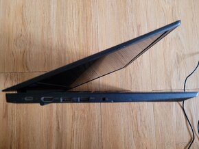 Lenovo ThinkPad E580 I5-8350U,RADEON 550,16GB RAM,250GB SSD - 7