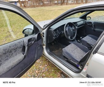 Opel Vectra  1.6i 16V - 7