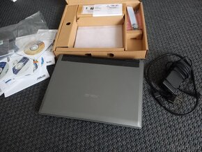 Prodám starý notebook Asus F3E - 7