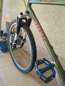 TREK 930 Singletrack USA Made, Rock Shox vidlice - 7