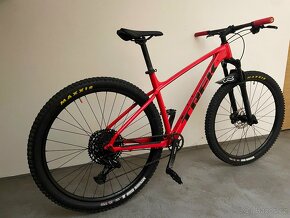 Trek X Caliber 8, Radioactive Red/Trek Black, 2021, vel. L - 7